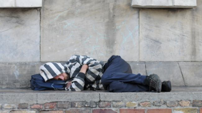 UK youth homelessness soars amid cuts: Study