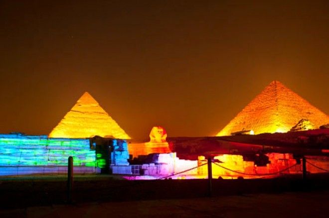 great pyramid of giza at night 2