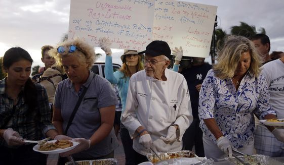 Florida judge temporarily lifts ban on feeding homeless