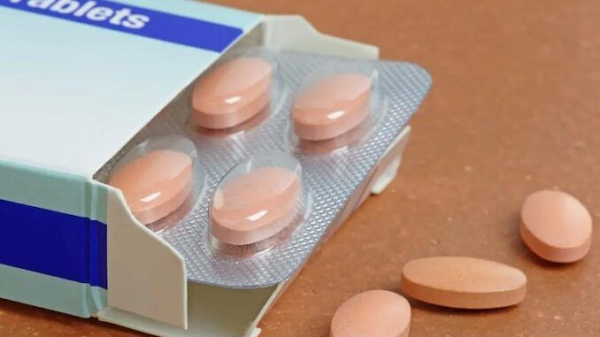 Doctors are set to get extra payments to hand out controversial statin drugs to patients who face a low risk of ever developing heart disease.
