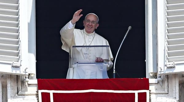 Pope Francis Calls For Ban On Nuclear Weapons