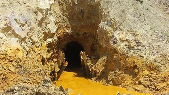 Yellow mine waste water is seen at the entrance to the Gold King Mine in San Juan County, Colorado, in this picture released by the Environmental Protection Agency (EPA) taken August 5, 2015. © EPA / Reuters