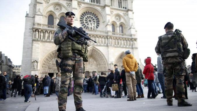 Paris cancels its NYE celebrations amid terror fears
