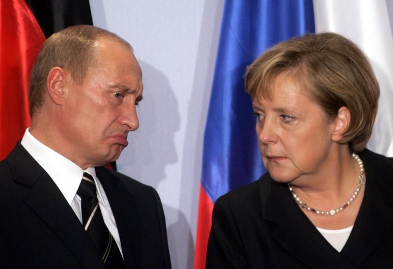 Merkel warns Putin to join the New World Order before its too late
