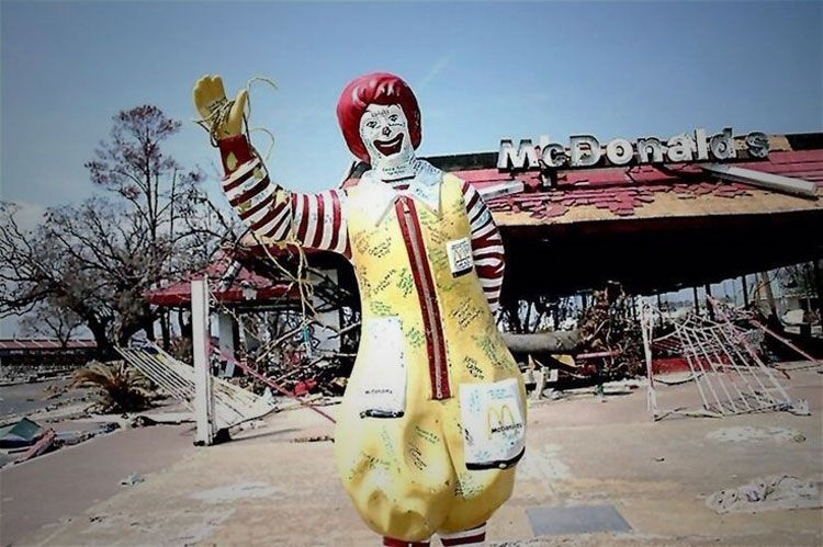 Mcdonalds restaurants closing en-masse worldwide after a mass awakening sees members of the public reject their GMO toxic ingredients in favour of more healthy options
