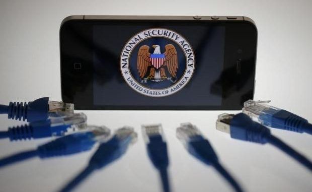 Court orders Apple to install FBI backdoor onto its iPhone devices
