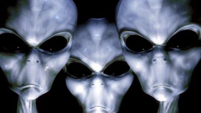 A navy whistleblower has revealed that he saw aliens and UFOs on Earth