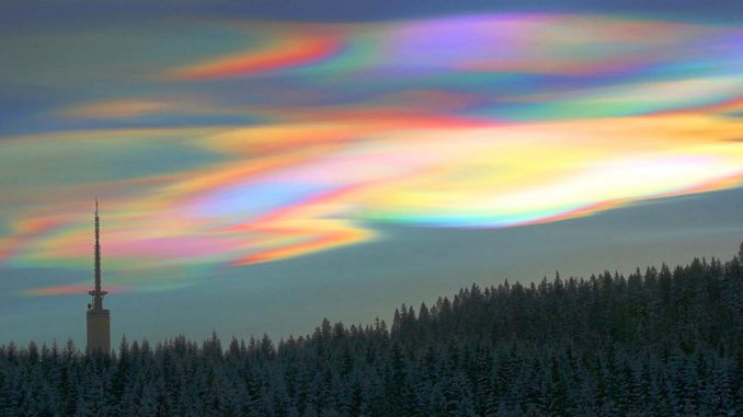 Download Stunning 'Rainbow Clouds' Spotted In Sky Over Ireland ...