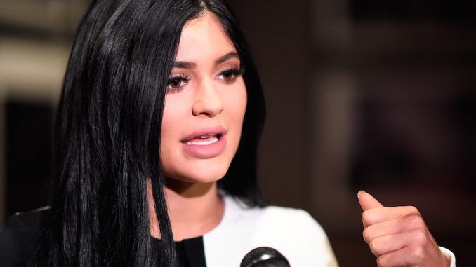 Kardashian member Kylie Jenner exposes the vaccine agenda on Twitter