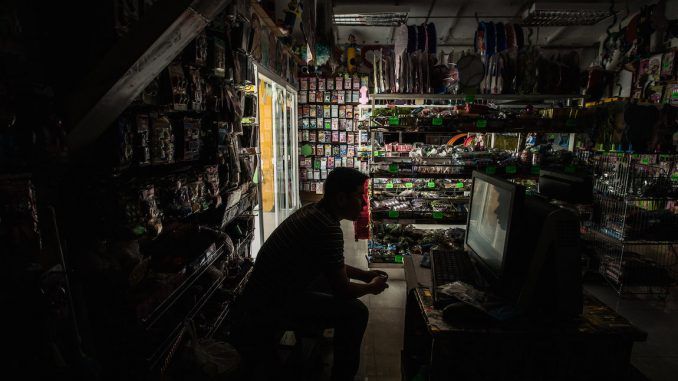 Venezuela government shut down crisis sees citizens without food or electricity