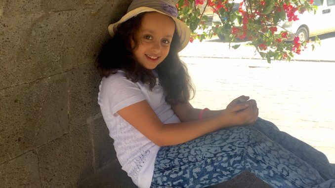 Young Yemeni girl please with U.S. to stop arming Saudi Arabia