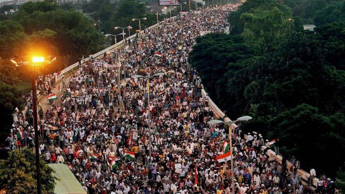Millions of protestors in India are rising up against a ruling class determined to take away their rights and implement a ban on cash.