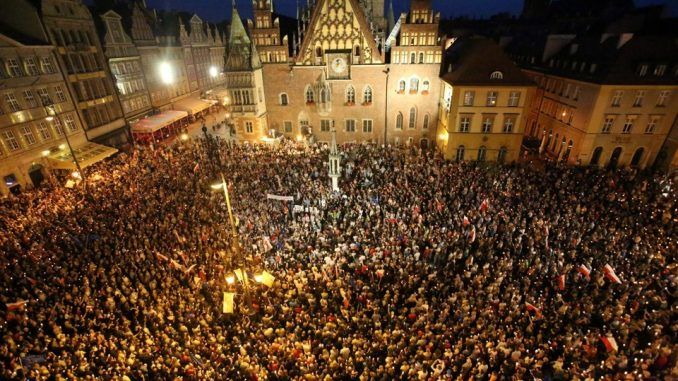 EU threaten to overthrow Poland due to anti-Soros sentiment in country