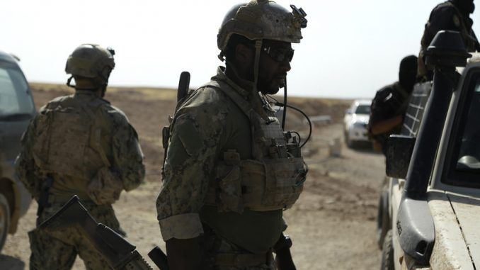 Russian photographs show US special forces working with ISIS