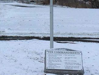 Ten Commandments plaque torn down in Ohio by unhinged Democrat lawmaker
