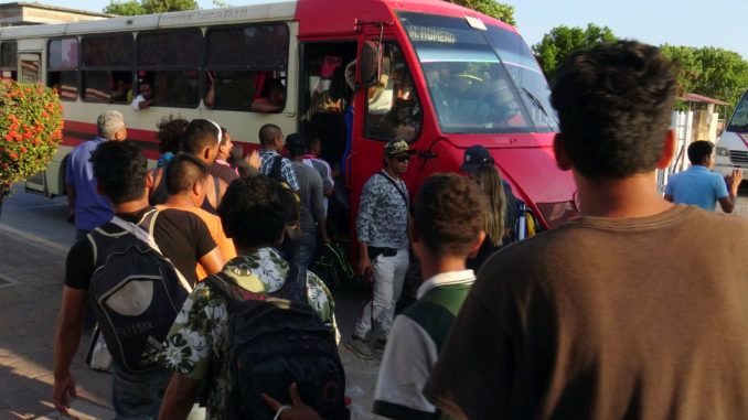 Mexican authorities have broken up the Honduran migrant caravan and placed the migrants in buses and private cars headed towards different US border towns, according to a Reuters report from Mexico.