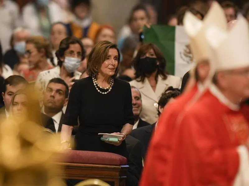 Pelosi recebeu a comunhão no Vaticano apesar de sua política de extrema esquerda e postura pró-aborto
