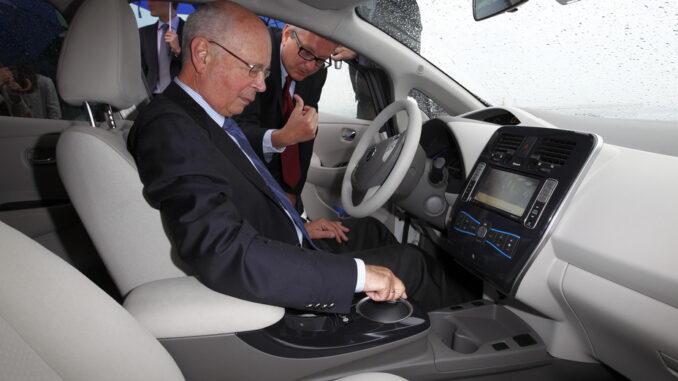 WEF erlässt Edikt an globale Führungskräfte: Abschaffung des Autobesitzes, sie können „laufen oder sich das Fahrzeug teilen.“