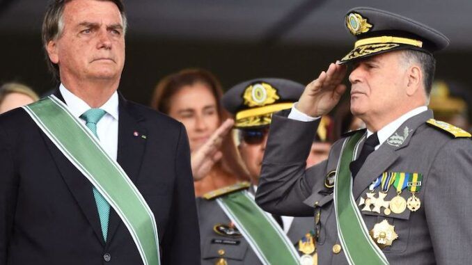 L'armée brésilienne proclame Bolsonaro chef suprême du Brésil