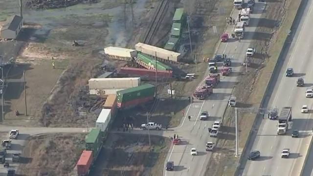 train derails Texas